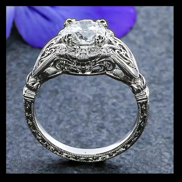 NEW Women's Ring White Zircon Bold Silver Stainless Steel Ring GORGEOUS - Picture 7 of 8